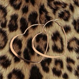 Y2K Heart-Shaped Gold Hoop Earrings